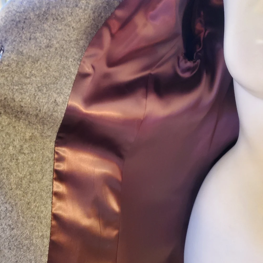 Classy Vintage Gray Wool Coat - Picture 8 of 16